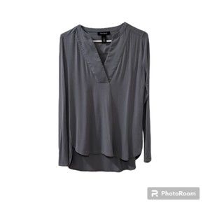White House Black Market Womens Gray VNeck Hi Low Hem LS Top Soft & Satiny Sz XS